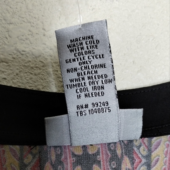 Catherines Colorful Patterned Top Plus Size 1X - Picture 6 of 7